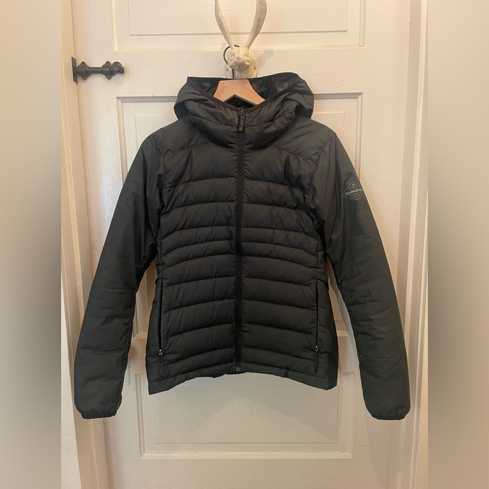 Dakine Women’s Deville Down Puffy Jacket. Size Medium. So Cozy! Great Condition. - Picture 4 of 10